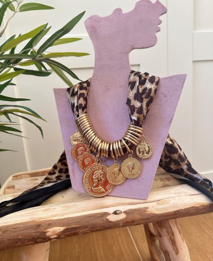 Collar pañuelo monedas