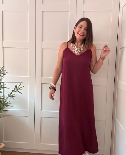 Vestido lencero burdeos