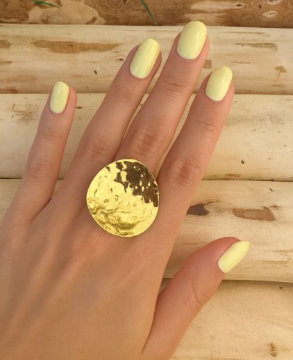 Anillo redondo dorado