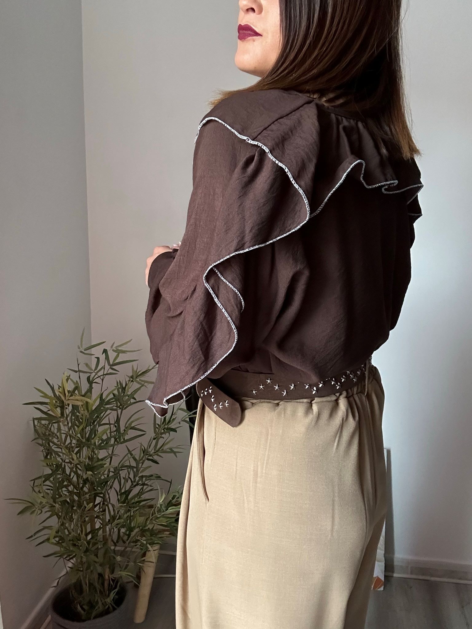 Blusa volantes marrón 1