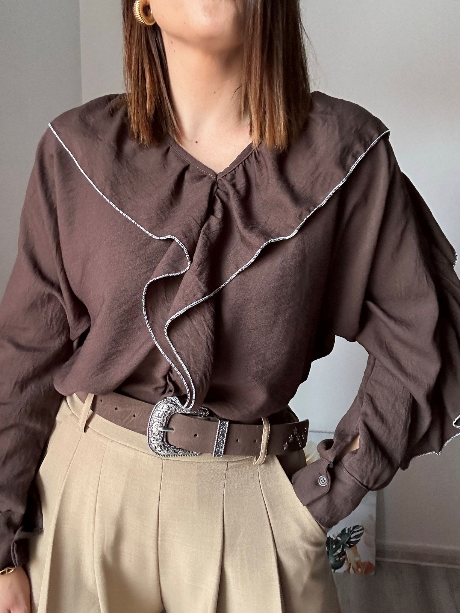 Blusa volantes marrón 2