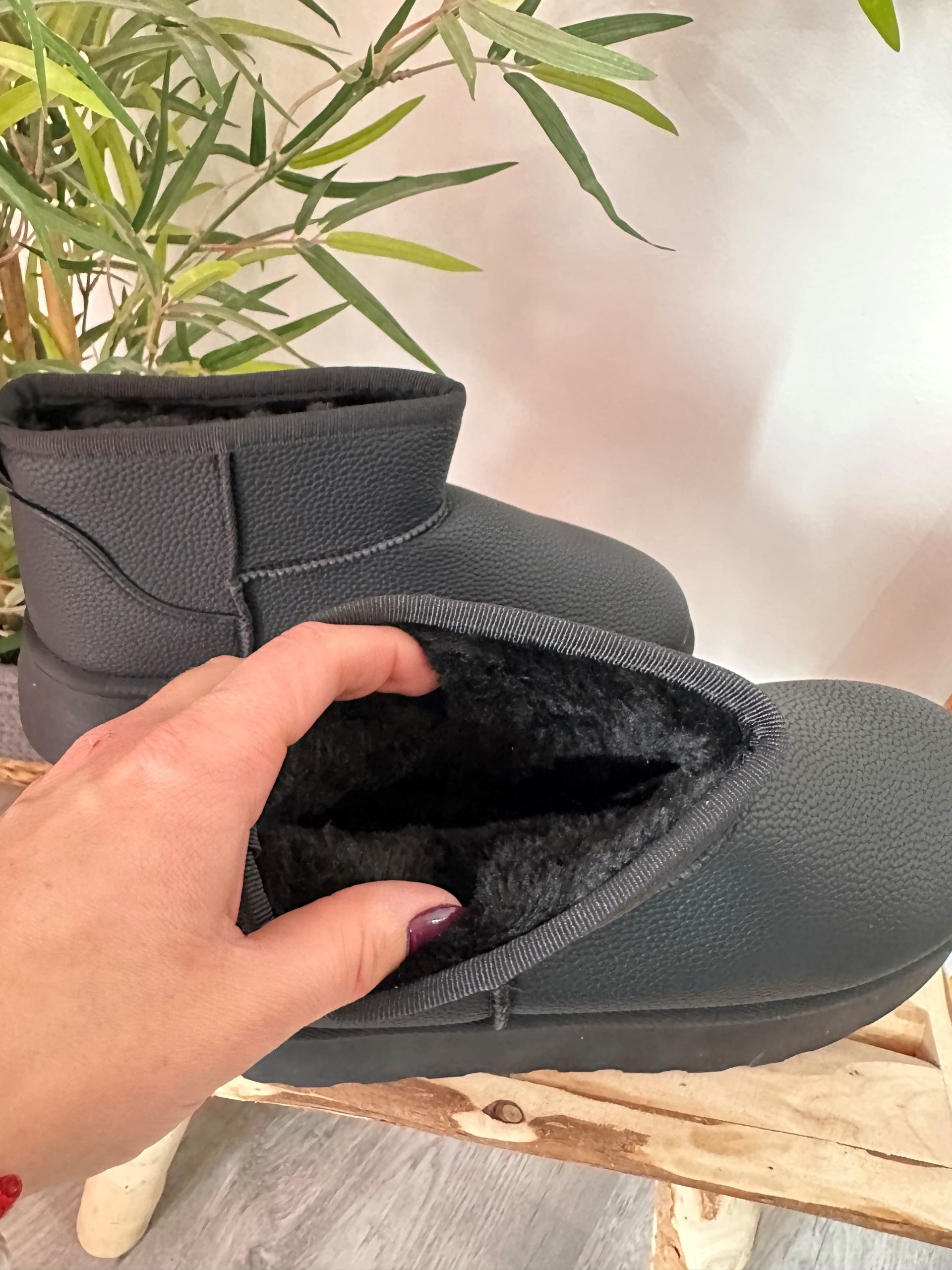 Botín australiano negro polipiel 1