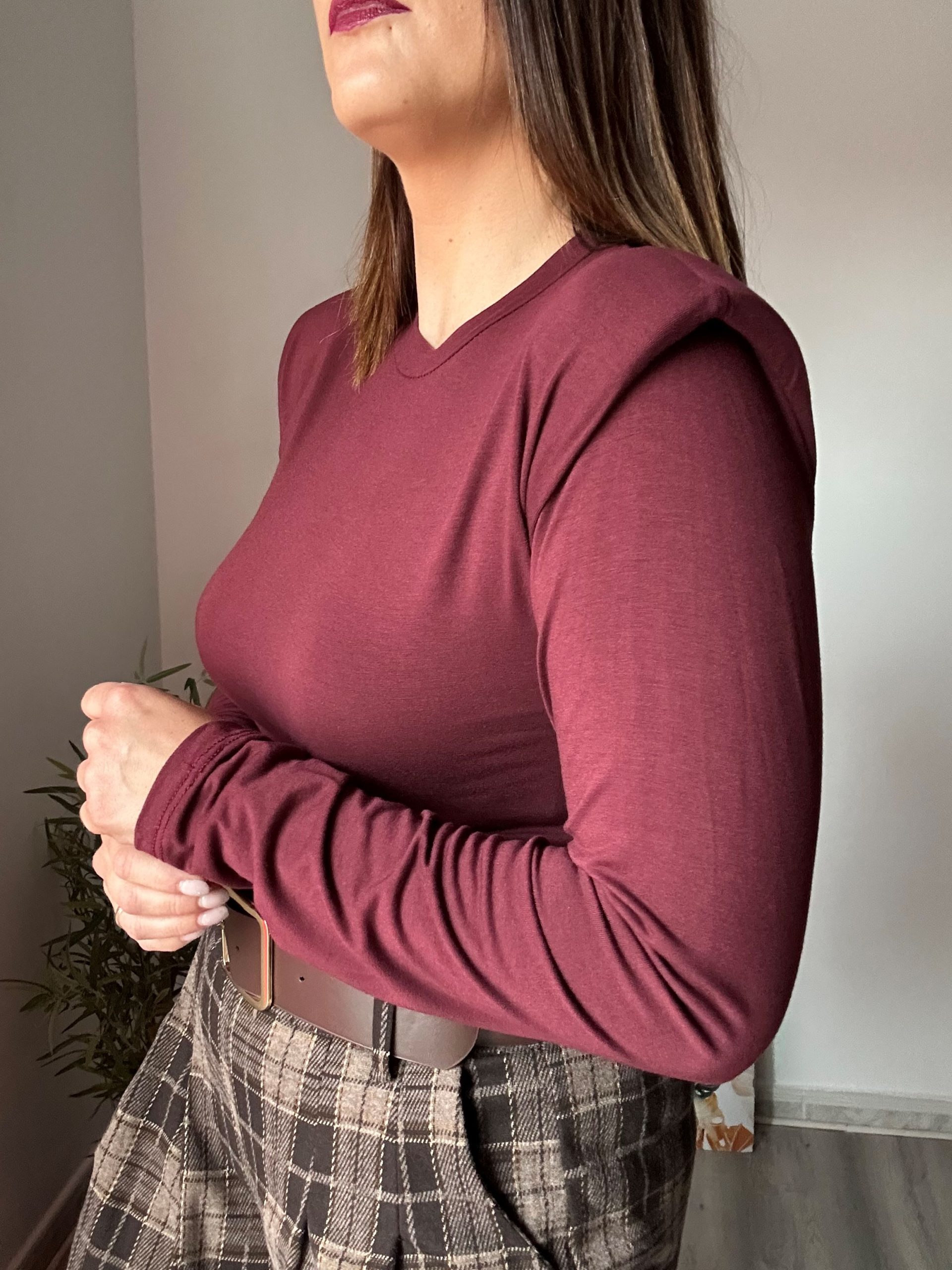 Camiseta burdeos hombreras 1