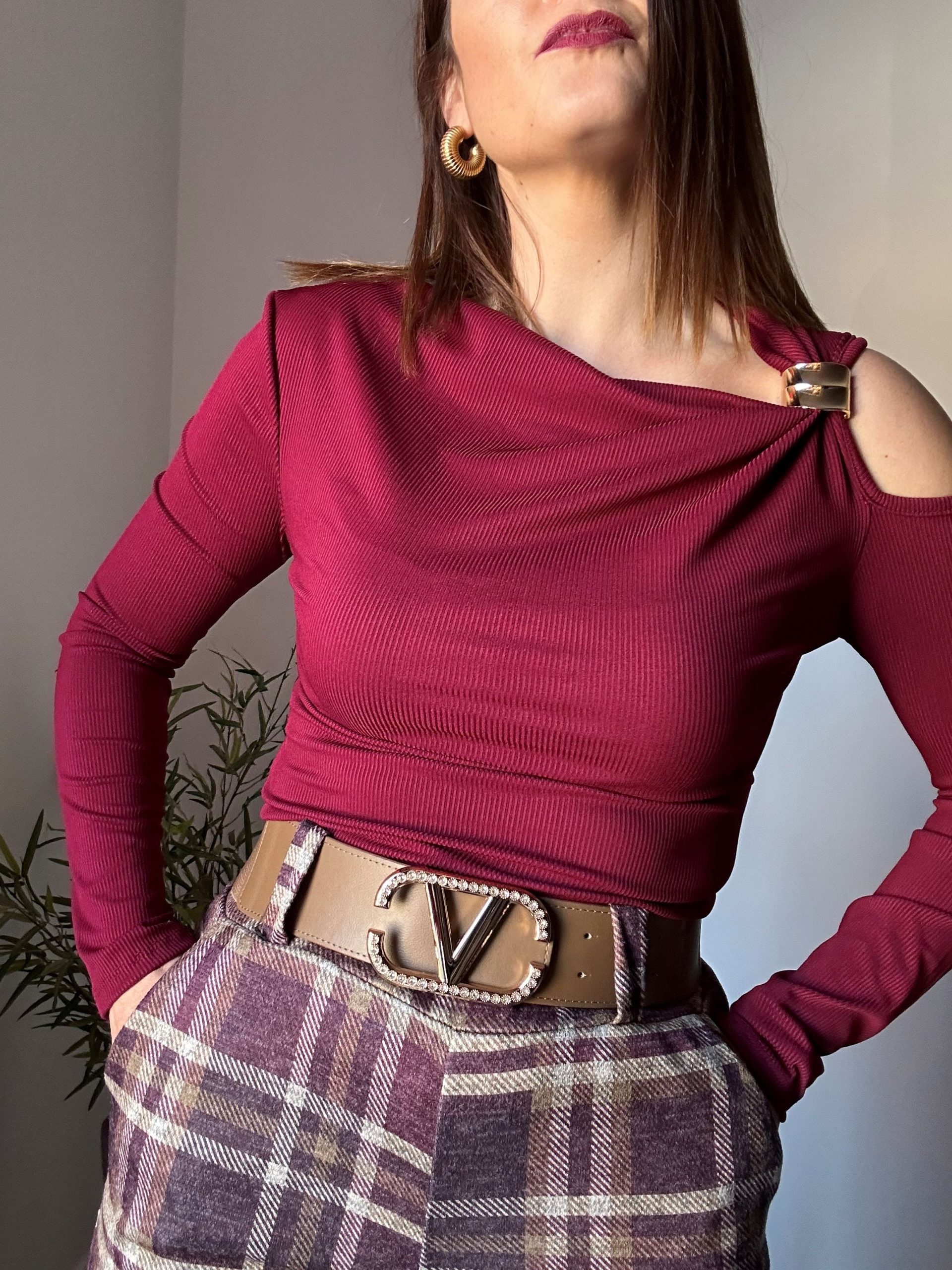 Camiseta canalé asimétrica burdeos 1