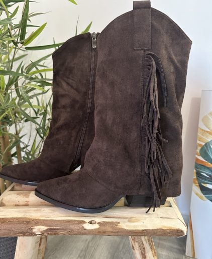 Botas media caña flecos marrón