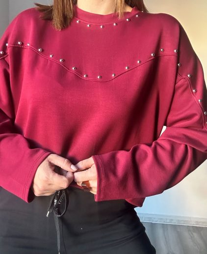 Sudadera tachuelas burdeos