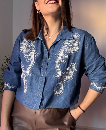 Camisa vaquera bordada