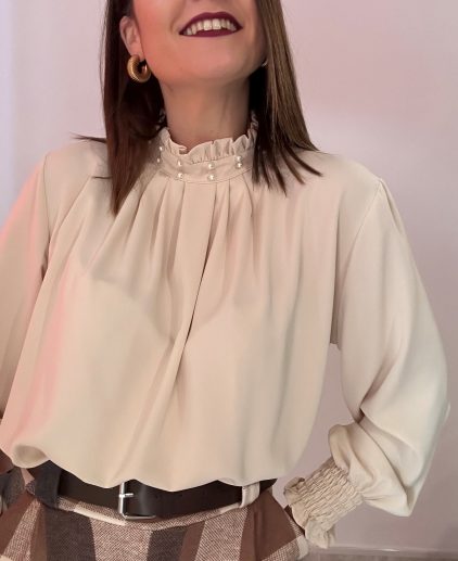 Blusa perlas beige