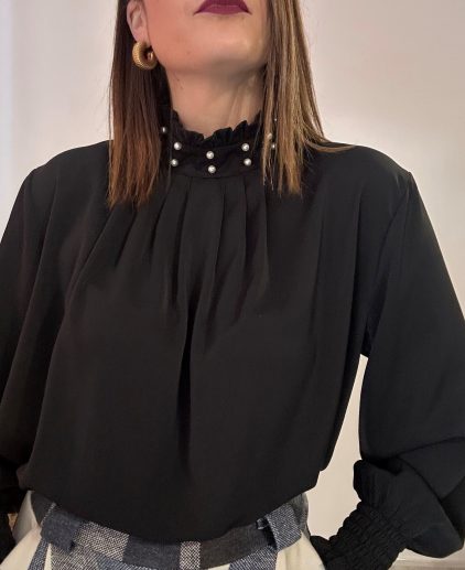 Blusa perlas negra