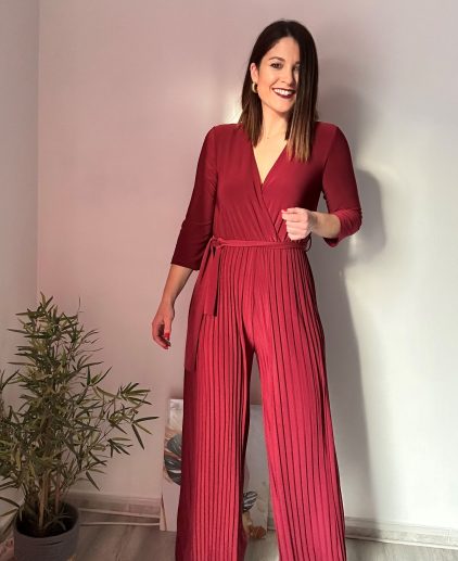 Mono plisado burdeos