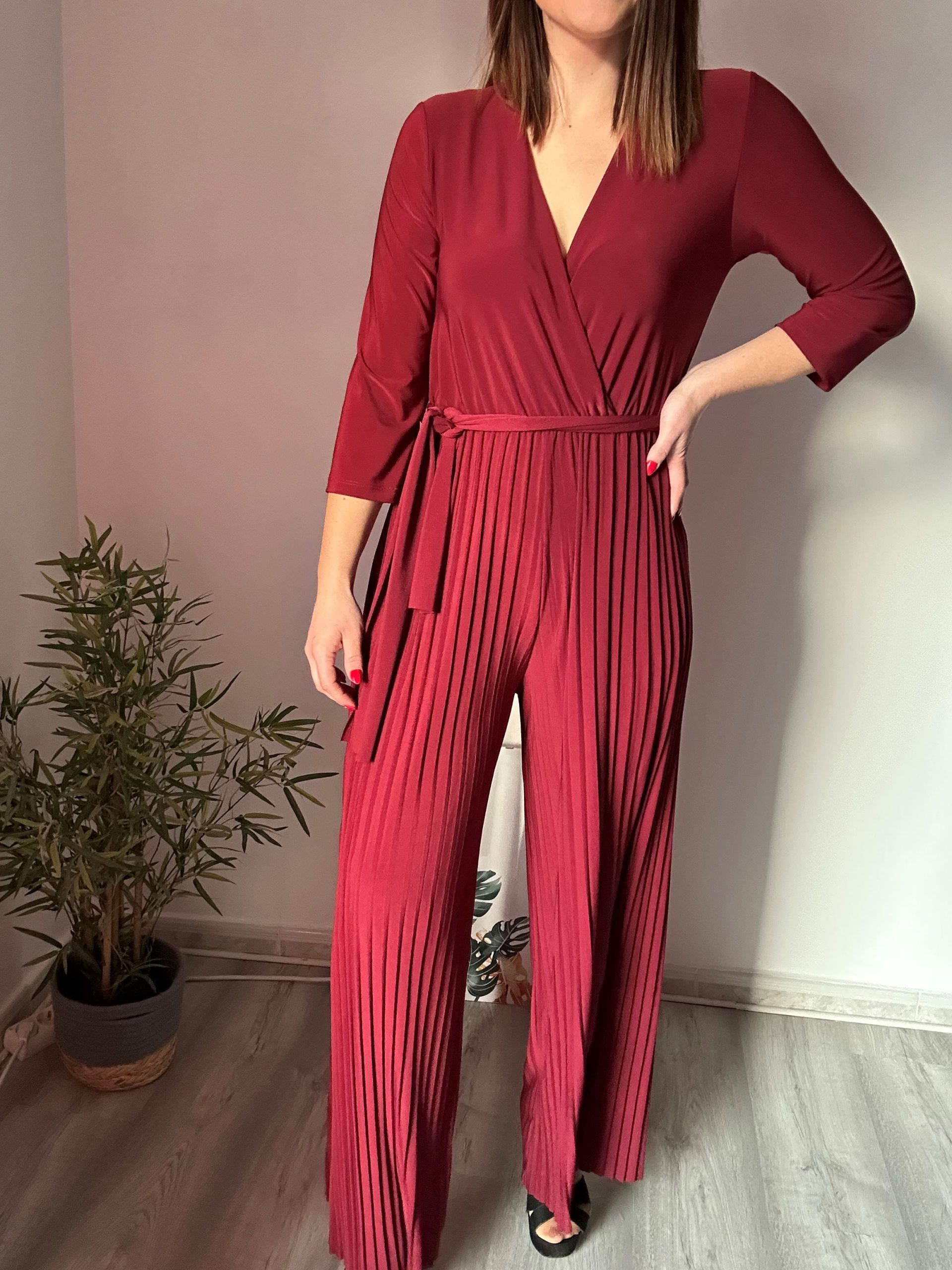 Mono plisado burdeos 3