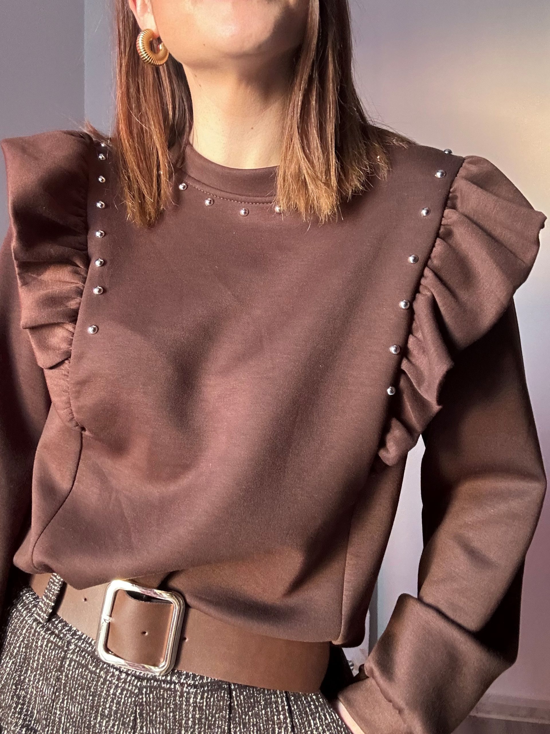 sudadera marrón volantes 2