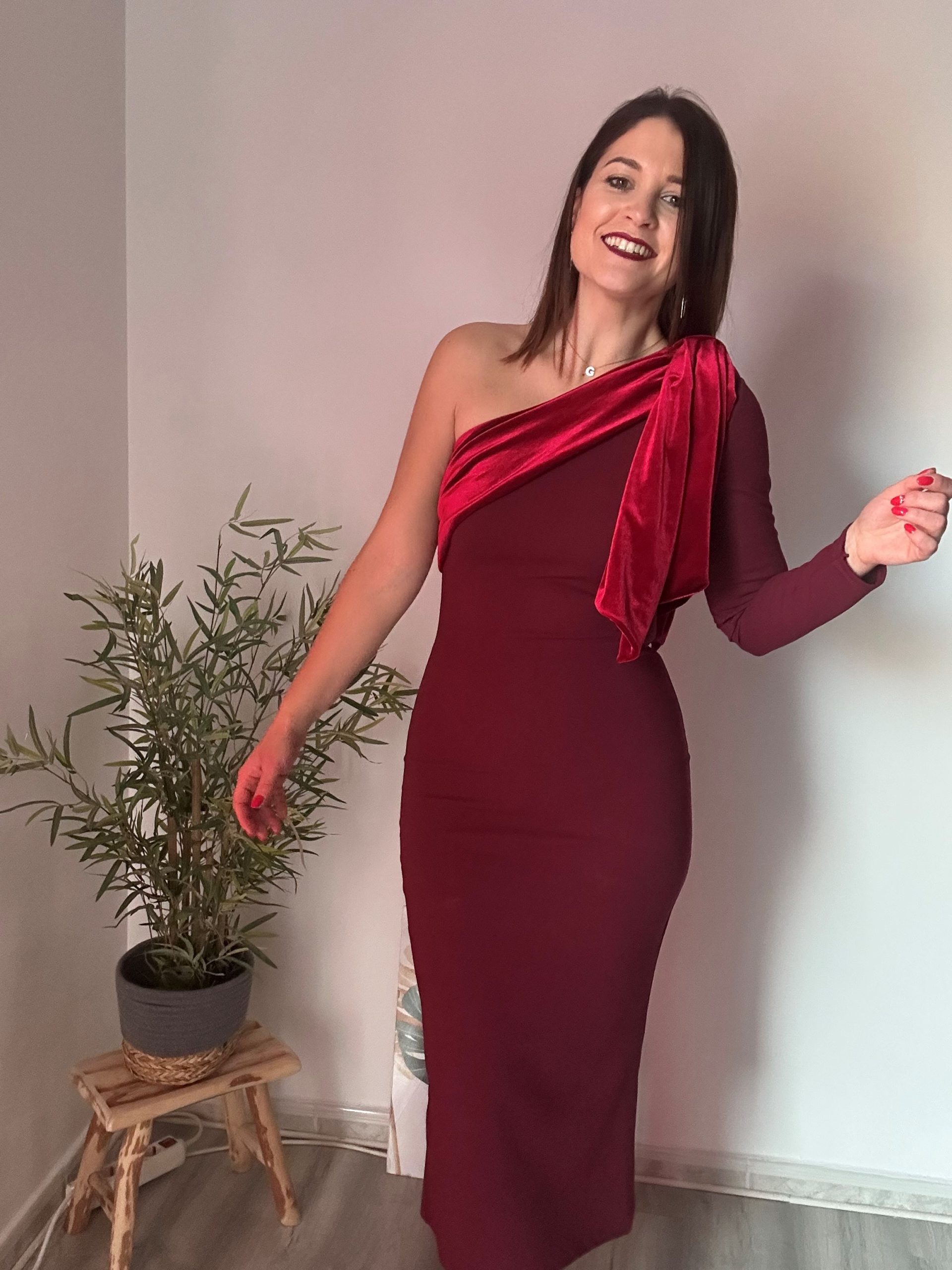 vestido entallado burdeos 2