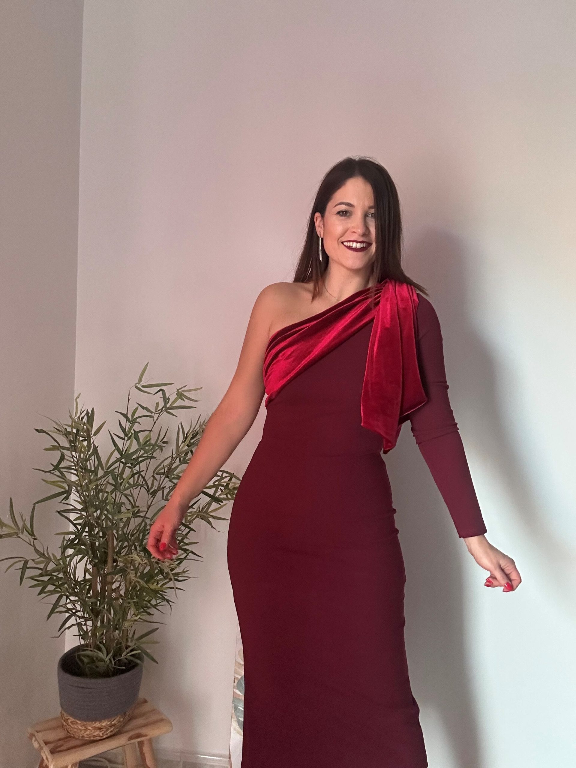 vestido entallado burdeos 3