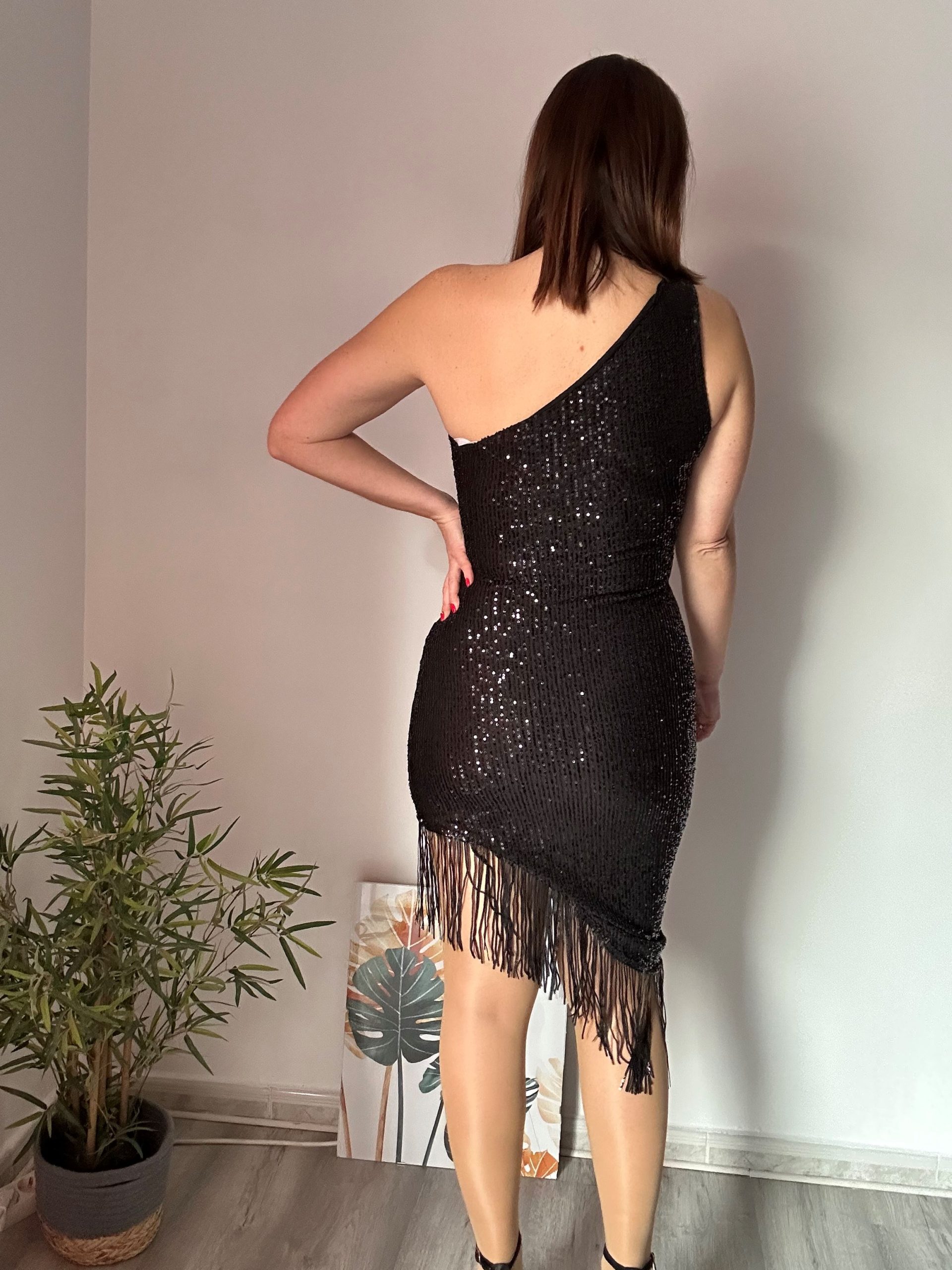 vestido negro lentejuelas flecos 3
