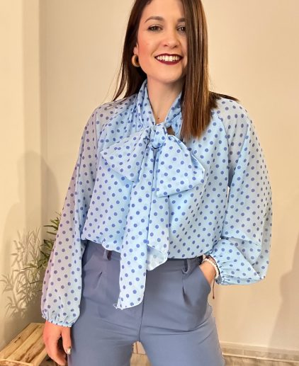 Blusa lunares azul