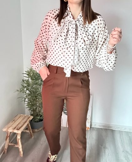 Pantalón pinzas marrón