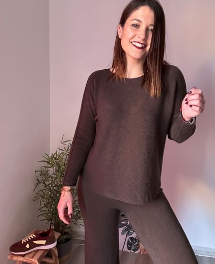 Conjunto de punto marrón