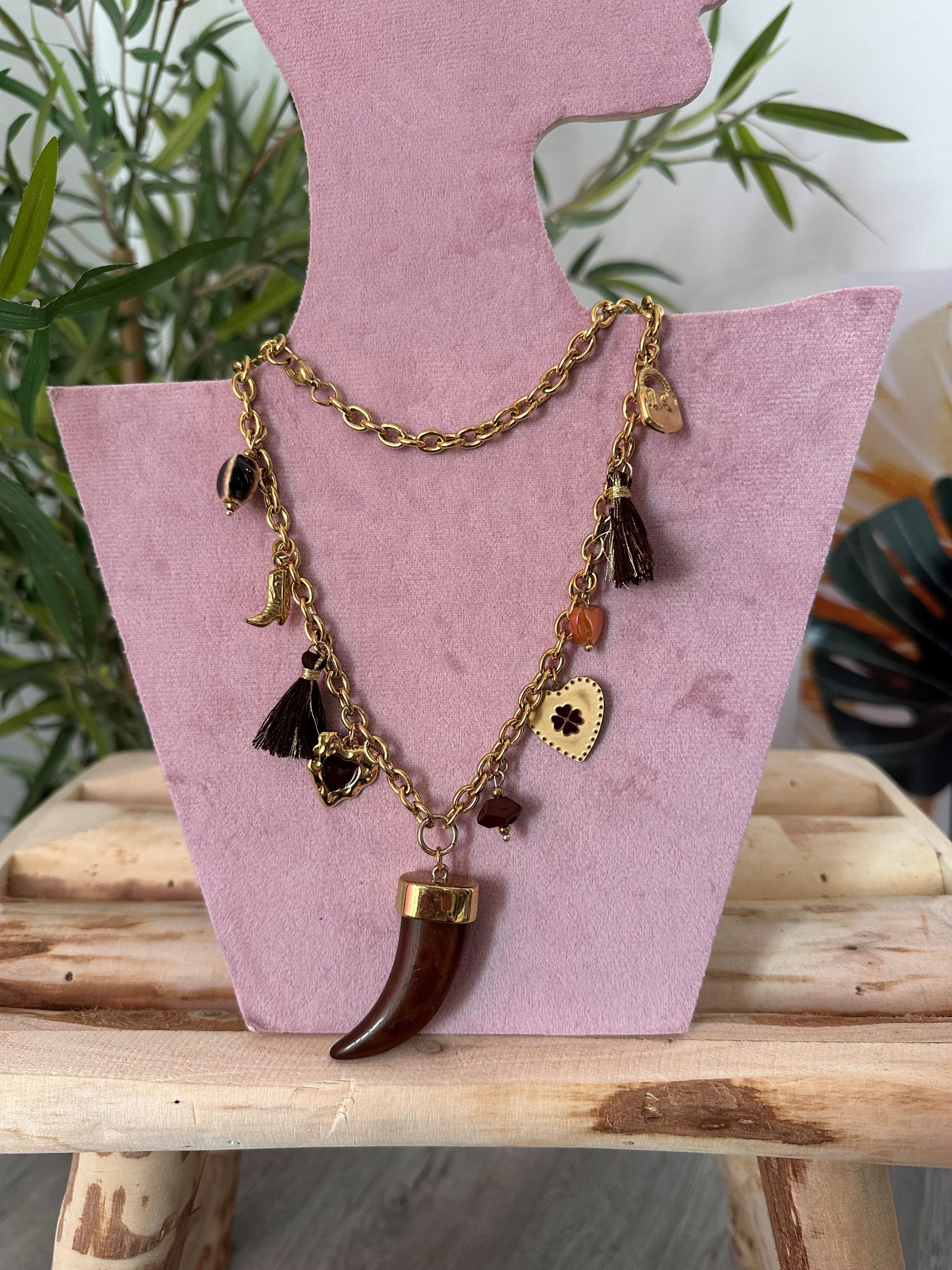 Collar charms cuerno 1