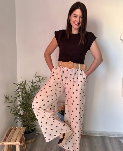 Pantalón beige lunares