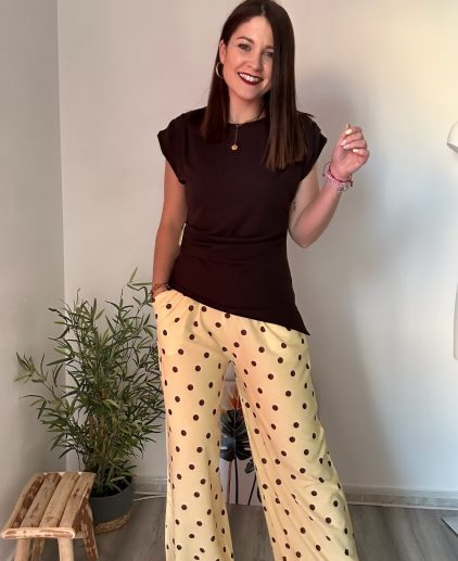 Pantalón amarillo lunares