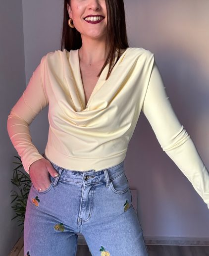 Camiseta lycra amarillo pastel