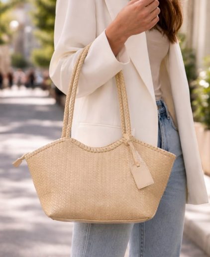Bolso shopper trenzado crema