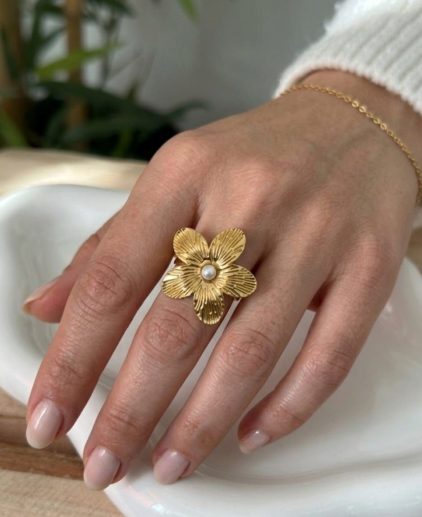 Anillo perlado flor