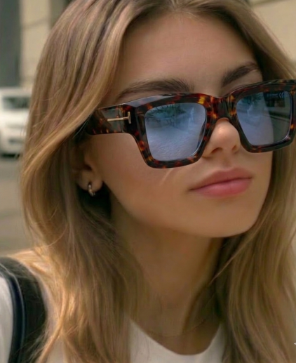 Gafas de sol retro azul