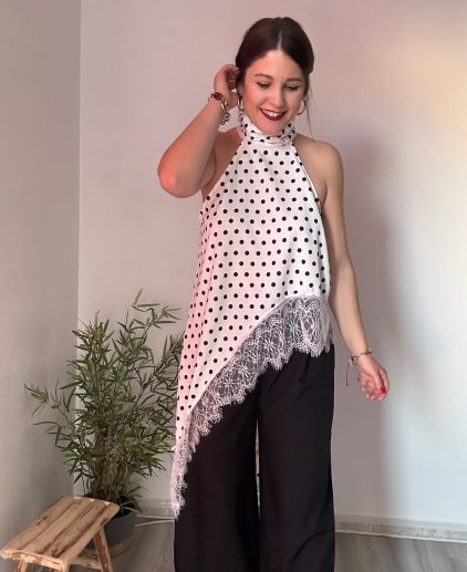 Blusa halter asimétrica