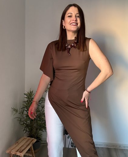 Camiseta larga asimétrica marrón